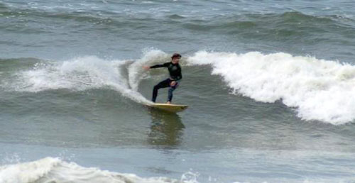 Alex Manchec surfing in Peru - Customer Photos